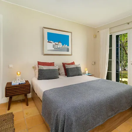 Whome With Shared Garden & Pool * Lissabon