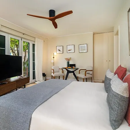 Holiday home Whome With Shared Garden & Pool