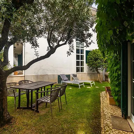 Holiday home Whome With Shared Garden & Pool *