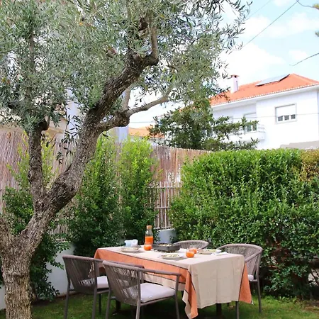 Whome With Shared Garden & Pool Lissabon