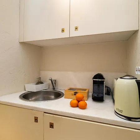 בית נופש Whome With Shared Garden & Pool *